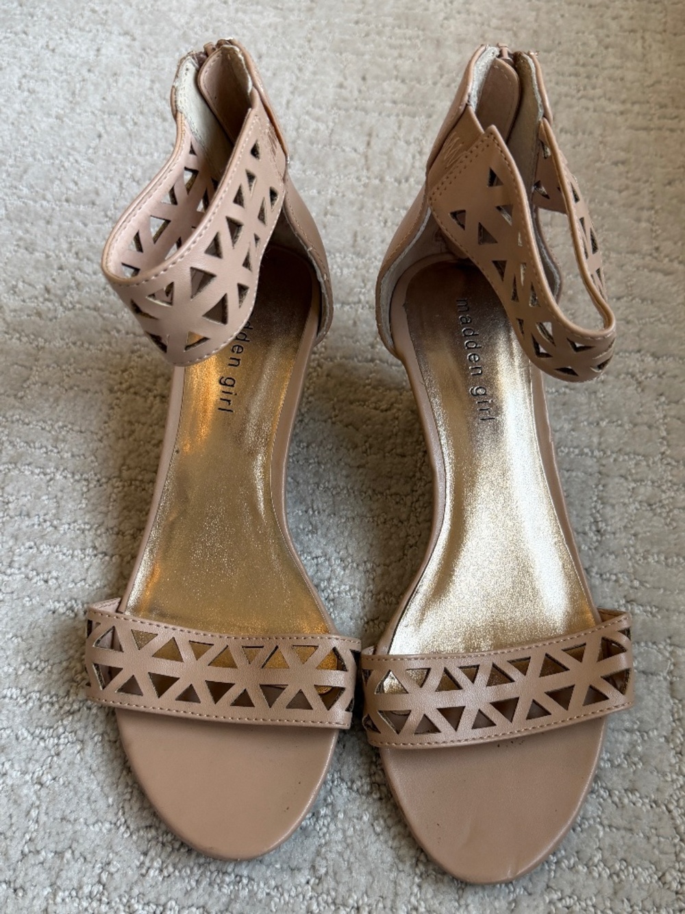 Madden Girl Hayleyy tan wedge sandals size 7.5